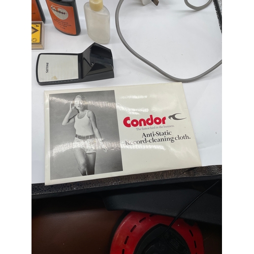 262 - Dynatron Ether stereo/Record player and speakers with wires/accessories