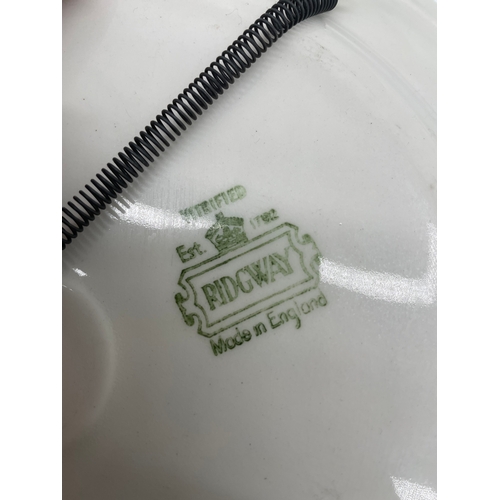 274 - A miscellaneous lot of ceramic plates and Villeroy & Boch teapots