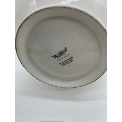 274 - A miscellaneous lot of ceramic plates and Villeroy & Boch teapots