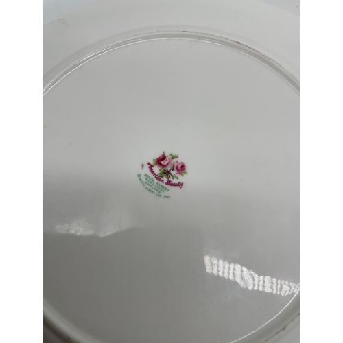 275 - A miscellaneous lot of collectable ceramic plates/bowls