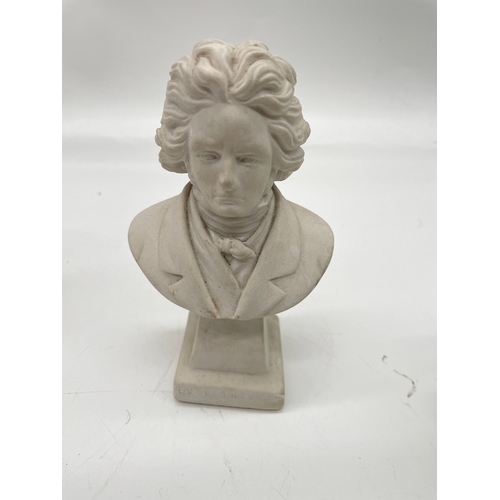 278 - A lot of Small collectable items including glass