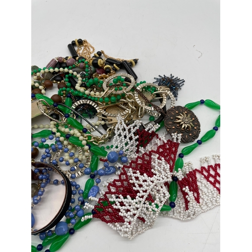 280 - A bundle of costume jewellery