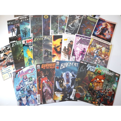 135 - Marvel Comics - A group of various comics including variant covers