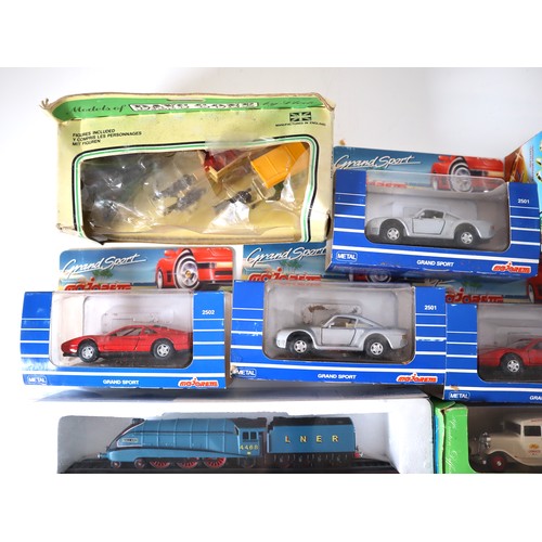 155 - A group of boxed models including plastic Norev cars, unused in retail box Praline Serie 1:87 Merced... 