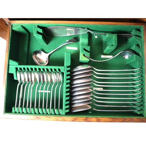 177 - Vintage Oak Cutlery Case with silver plate cutlery