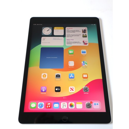 70 - Apple iPad 2021 9th Generation 64GB A2602