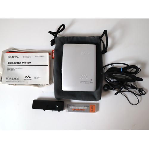 72 - Sony Walkman WM-EX651 with instruction, headphones, rechargeable battery and external battery compar... 