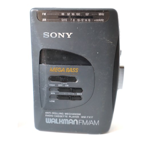 75 - Sony Walkman FM/AM Cassette Player WM-FX261 + WM-FX17