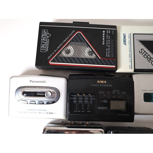 76 - Sanyo, Aiwa, Unisef, Panasonic Tape Cassette Players