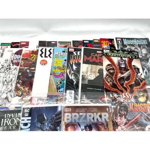 146 - Marvel comics + others - A group of various comics and variants - approximately 50