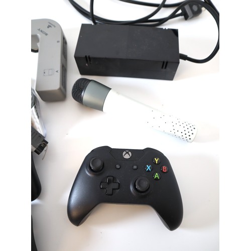 68A - Playstation 1 Multi Tap, + aftermarket controller, 2 x Playstation 2 controllers, XBOX Controller, P... 