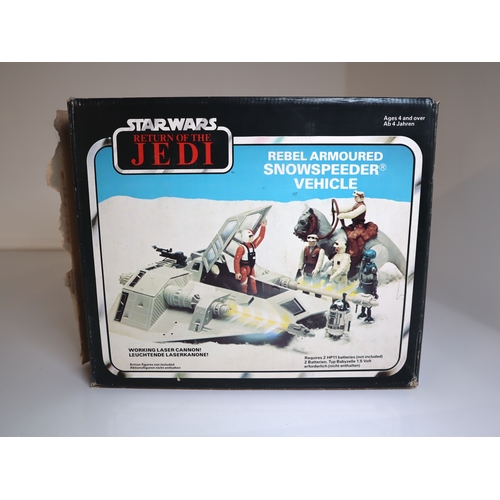 22 - Kenner Star Wars Return of the Jedi Rebel Armoured Snowspeeder Vehicle - Boxed with instructions