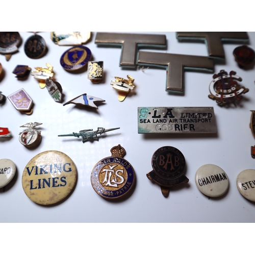 93 - Large collection of Roller & Ice Skating early to mid 20th century enamel pin badges + other collect... 