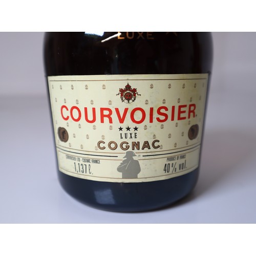 71 - Courvoisier 3 Star Luxe Cognac Bot.1980s 1,137 litre 40 % vol