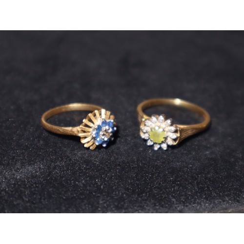 13 - Two 18ct yellow gold cluster rings Diamonds & Peridot stone , Sapphire with centered diamond - 8g