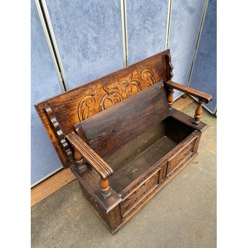 510 - Oak Carved Settle