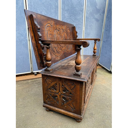 510 - Oak Carved Settle