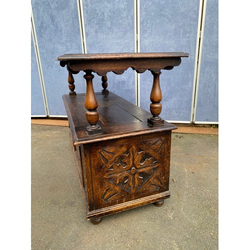 510 - Oak Carved Settle