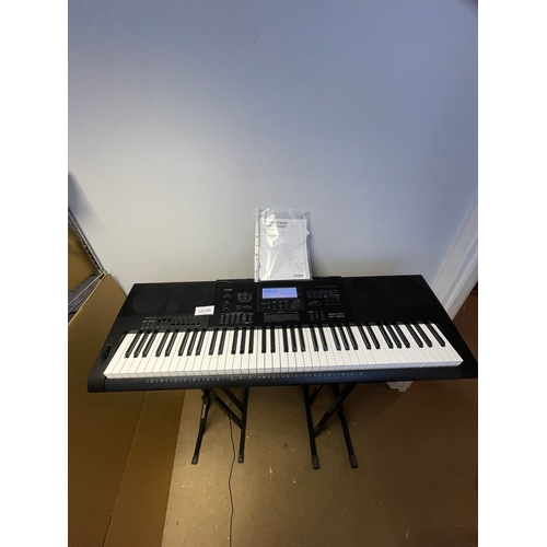 320 - Casio Keyboard