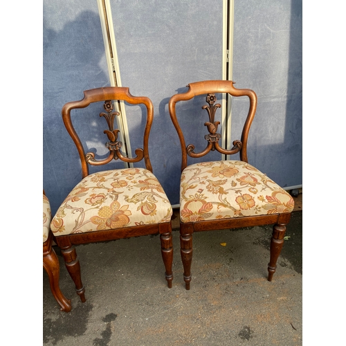 524 - Six Antique dining chairs.