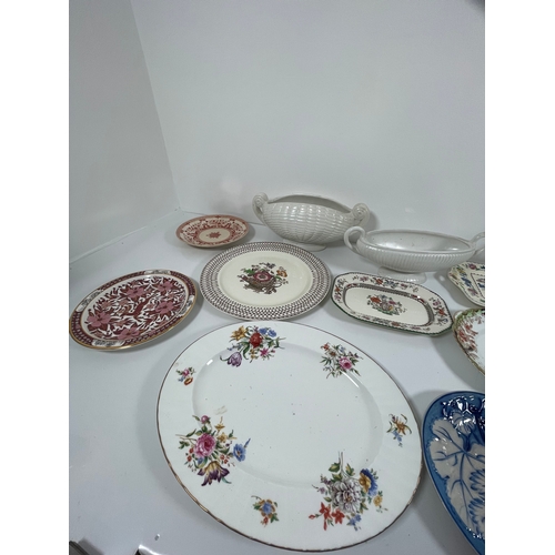 364 - A quantity of miscellaneous decorative ceramic plates