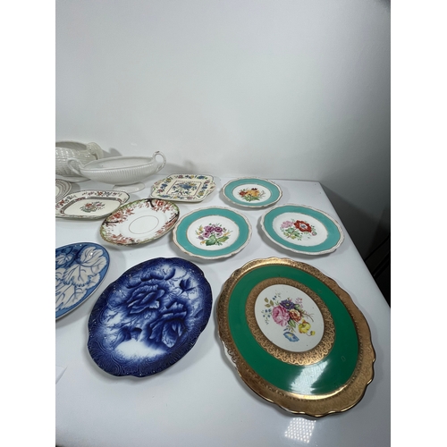 364 - A quantity of miscellaneous decorative ceramic plates