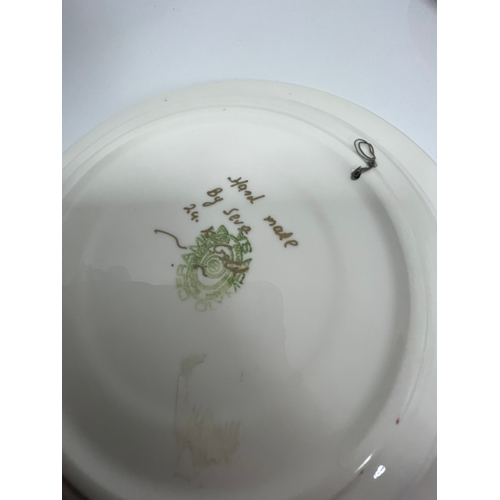 364 - A quantity of miscellaneous decorative ceramic plates