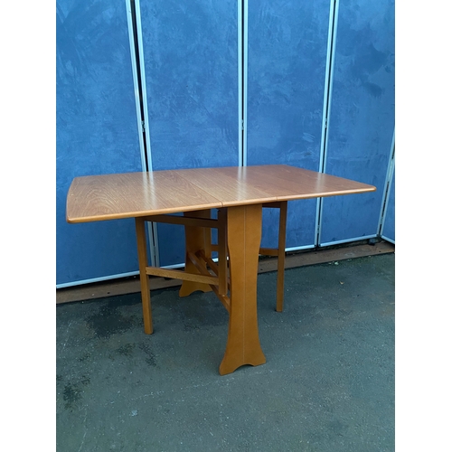 534 - Retro Drop leaf table