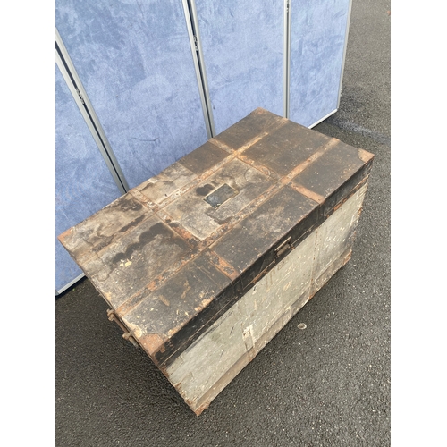 539 - Large Wartime Sea chest