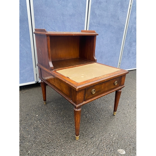 549 - Vintage Mid century Tiered side table