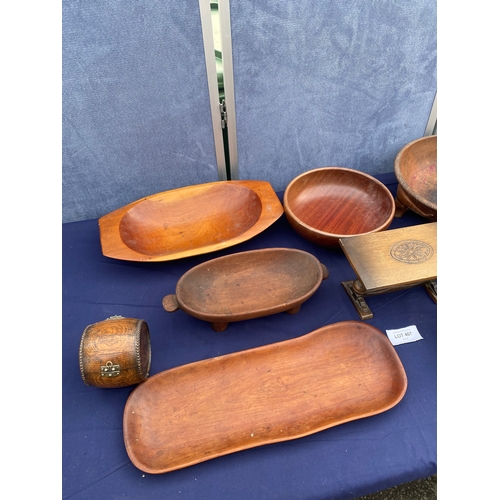 407 - A collection of wooden bowls