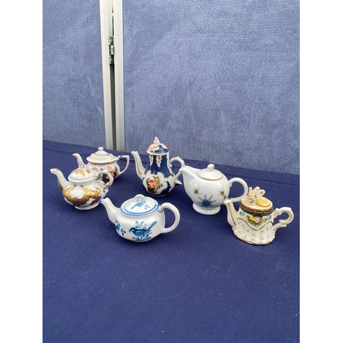 416 - A collection of collectable Ceramics including Port Merion, Villeroy & Boch