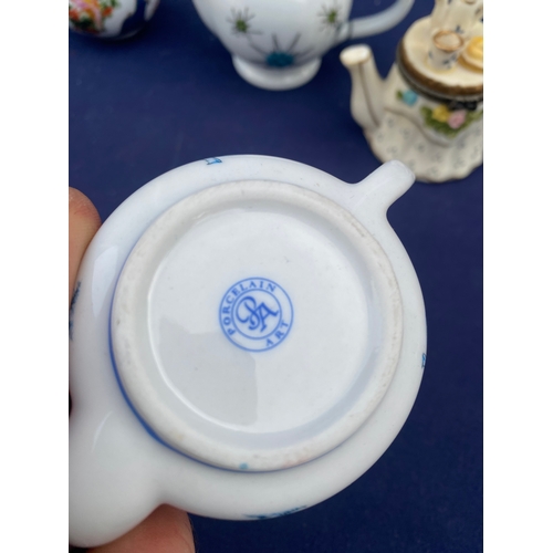 416 - A collection of collectable Ceramics including Port Merion, Villeroy & Boch