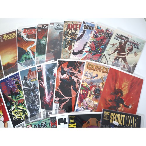 114 - Marvel Comics - A group of various marvel comics + a couple DC comics including variant covers