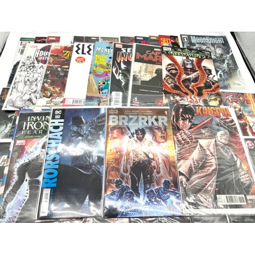 121 - Marvel comics + others - A group of various comics and variants - approximately 50