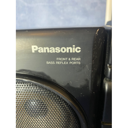 433 - Panasonic RX-DT610 portable Stereo