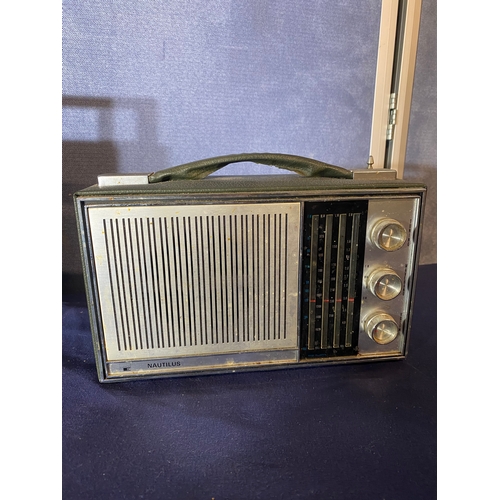 436 - A collection of Vintage/Retro radios