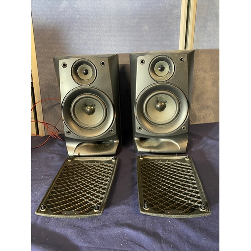 442 - Toshiba stereo sound system and sharp speakers