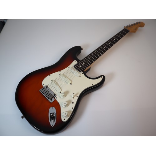 2 - 1995 Fender Stratocaster USA Sunburst Electric Guitar in a Fender Plus Hardcase Seriel Number N59973... 