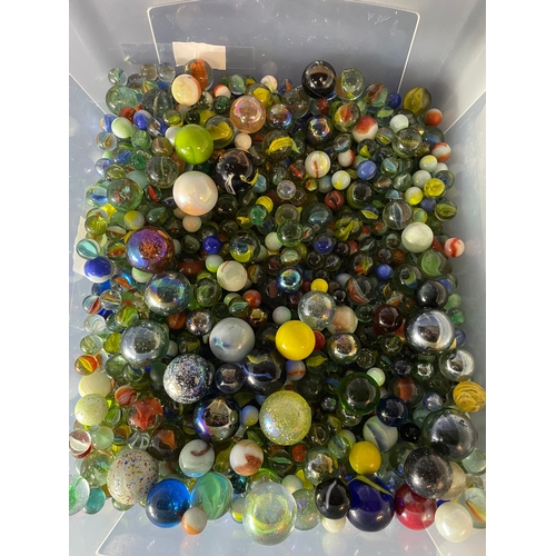 579 - A Large quantity of Marbles