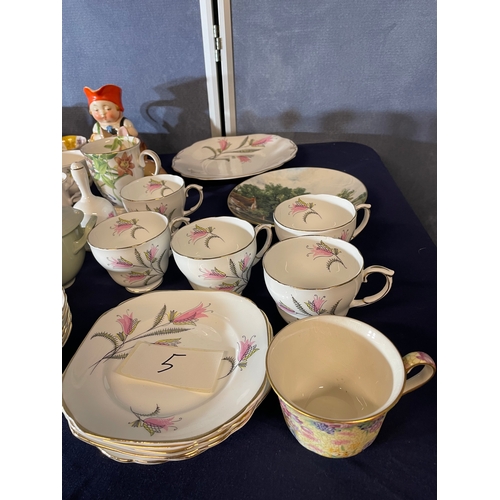 587 - Large quantity of collectable ceramic plates, cups and jugs.