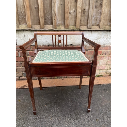 627 - Antique Desk / Dressing table with Mirror and stool