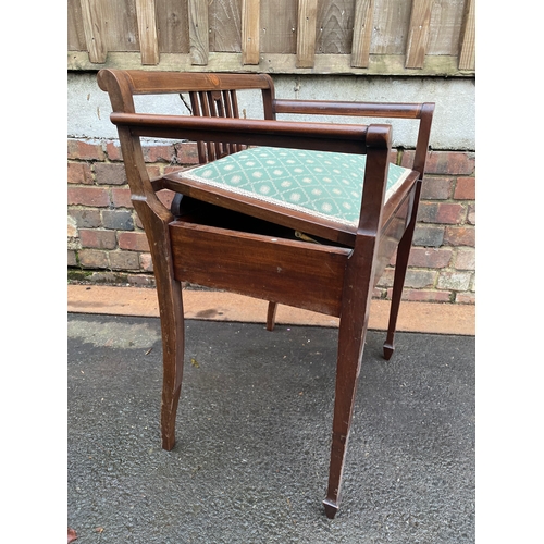 627 - Antique Desk / Dressing table with Mirror and stool