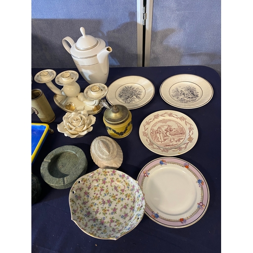 636 - A Large quantity of collectable ceramics