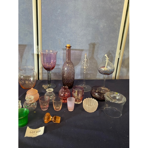 638 - A quantity of miscellaneous glasswares including candle holders, vases and trinkets