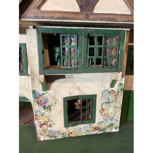 641 - Vintage Dolls house