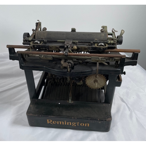 655 - Vintage Royal and Remington type writers