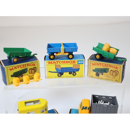 82 - Lesney Matchbox Series - 51b - Tipping Trailer - Green (2), 40c - Hay Trailer - Blue, 43c - Pony Tra... 