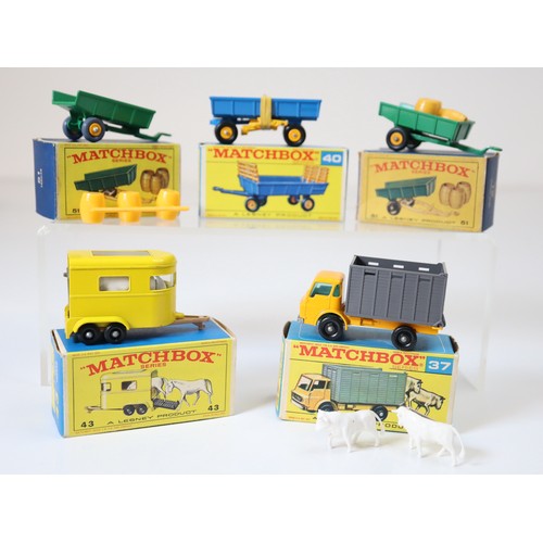 82 - Lesney Matchbox Series - 51b - Tipping Trailer - Green (2), 40c - Hay Trailer - Blue, 43c - Pony Tra... 