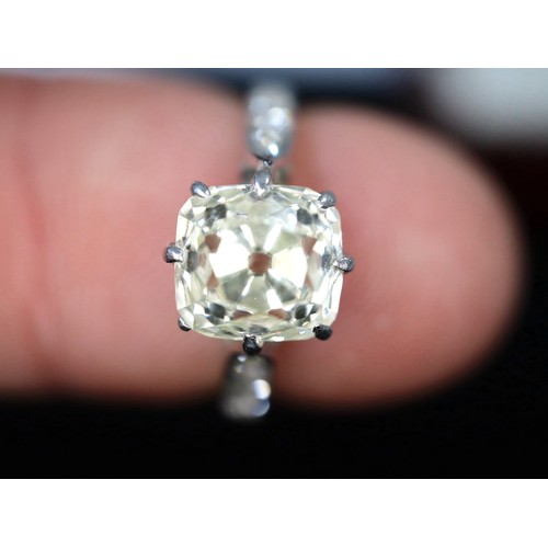 133 - Antique 18ct White Gold Square Cut Diamond Ring approximately 1.0-1.1ct Colour L Top Light Cape in C... 